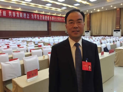 耐火磚布料機(jī)——耐材行業(yè)提升自動化水平的對策